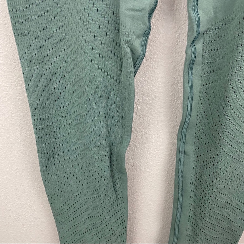 Lululemon • NWOT Green Reveal 25” - Picture 3 of 7